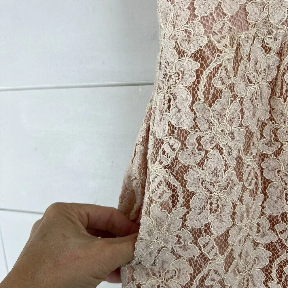 Babaton Aritzia Lace Fit Flare Dress Women 2 Floral V-Neck Sleeveless Blush‎